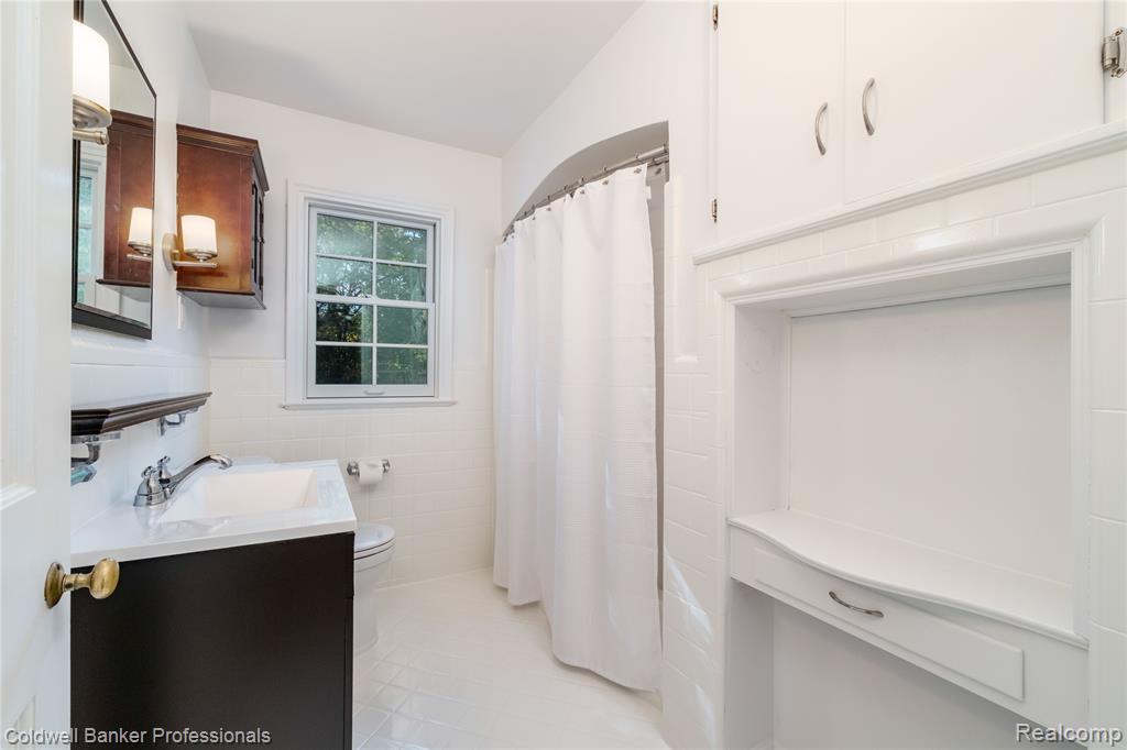 499 Sunningdale Drive, Grosse Pointe Woods, MI 48236 — Photo 11