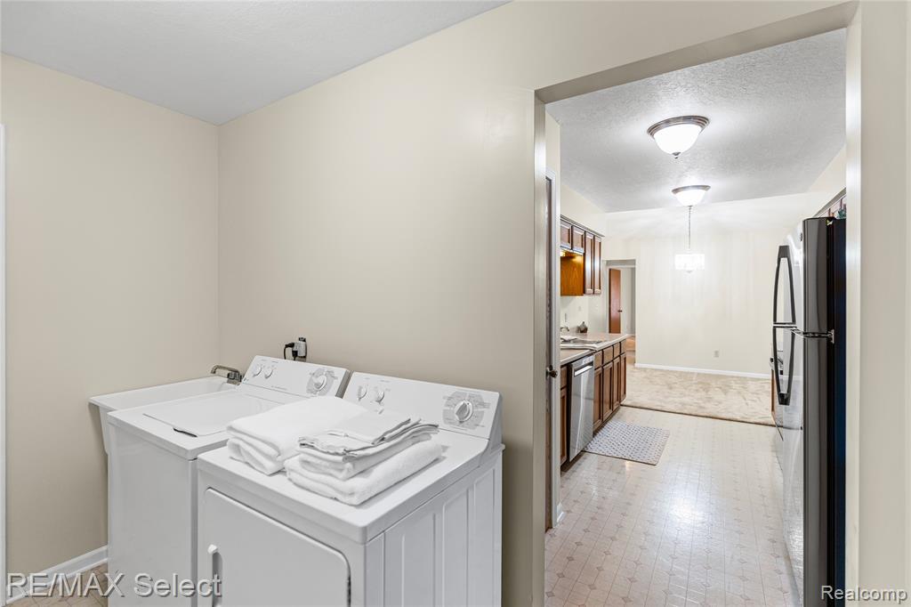 5059 Sandalwood Drive, Grand Blanc, MI 48439 — Photo 12
