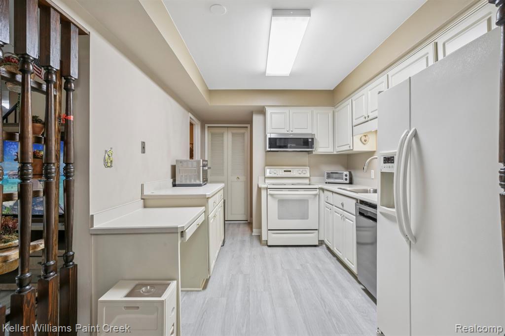 8248 Karam Boulevard, 3, Warren, MI 48093 — Photo 11