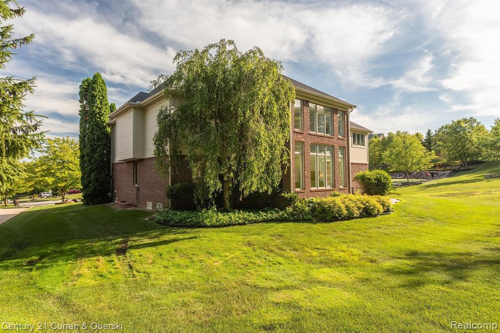 18585 STEEP HOLLOW Court, Northville, MI 48168 — Photo 55