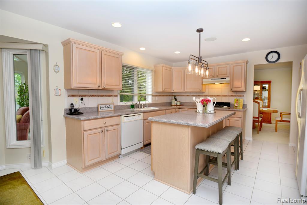 4297 SPRINGBROOK Drive, Sterling Heights, MI 48314 — Photo 11