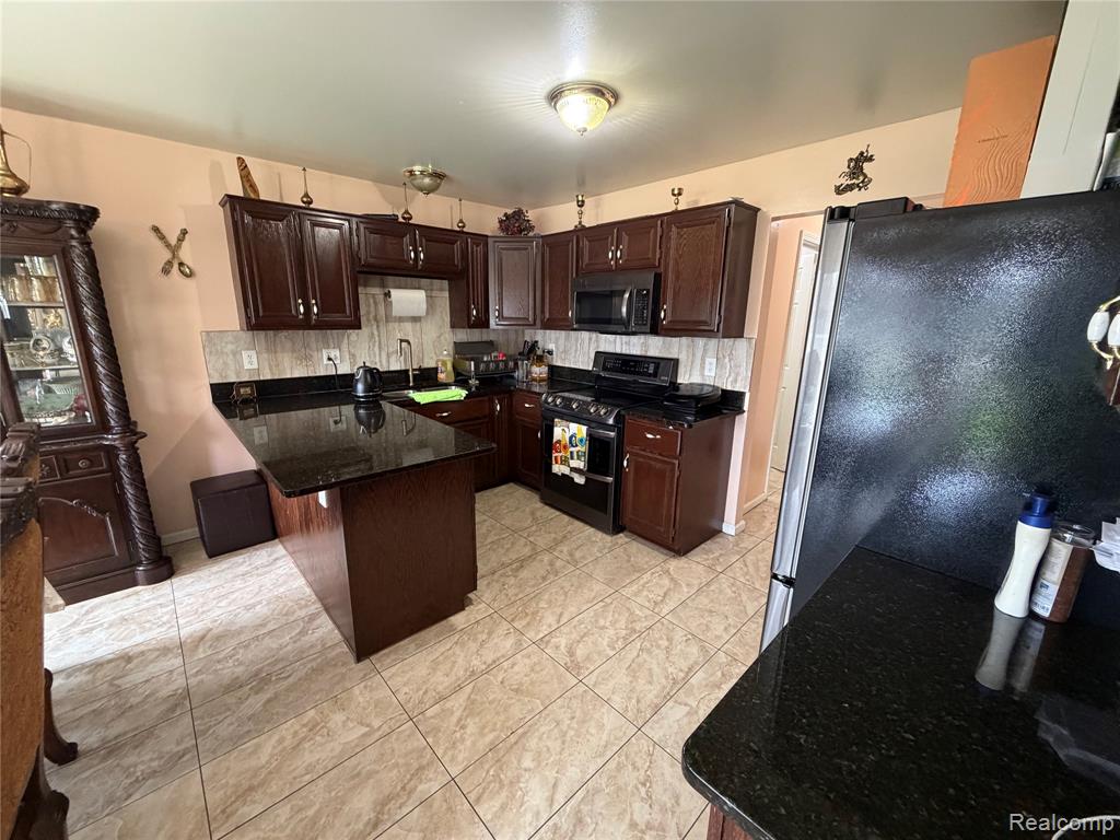 6153 Bianca Court, Sterling Heights, MI 48314 — Photo 7
