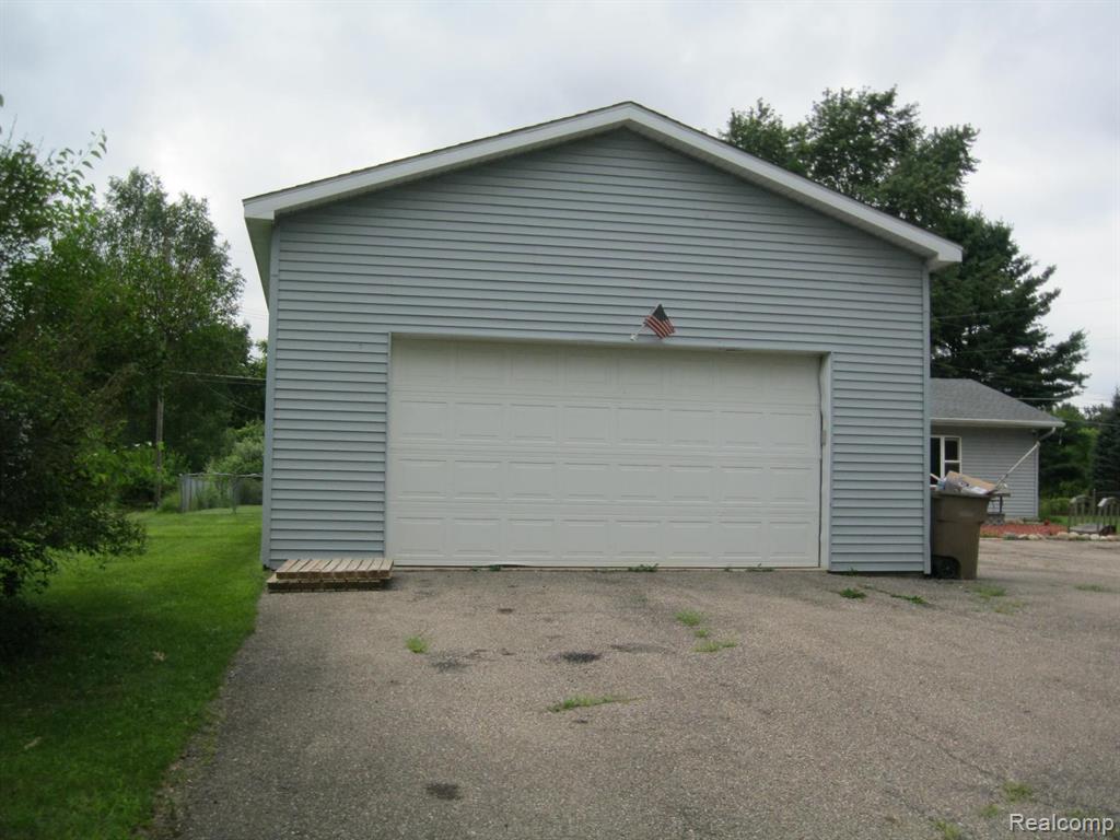 4500 Pommore, Milford, MI 48380 — Photo 8