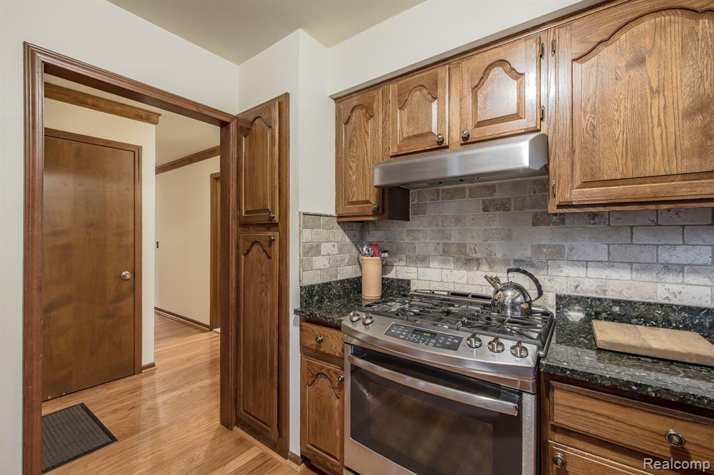 4614 Lehigh Drive, Troy, MI 48098 — Photo 18