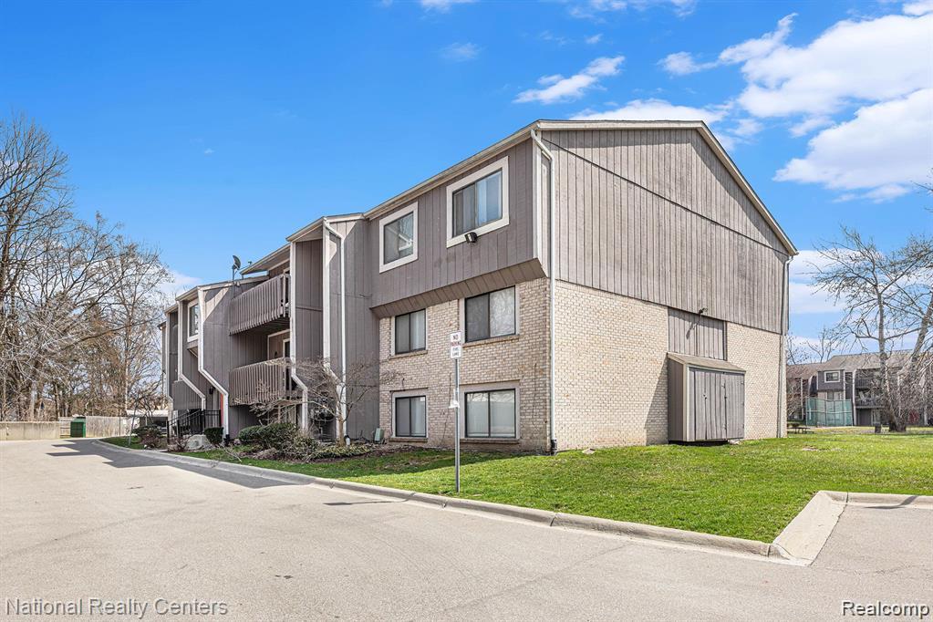 29870 W 12 Mile Road, 703, Farmington, MI 48334 — Photo 39