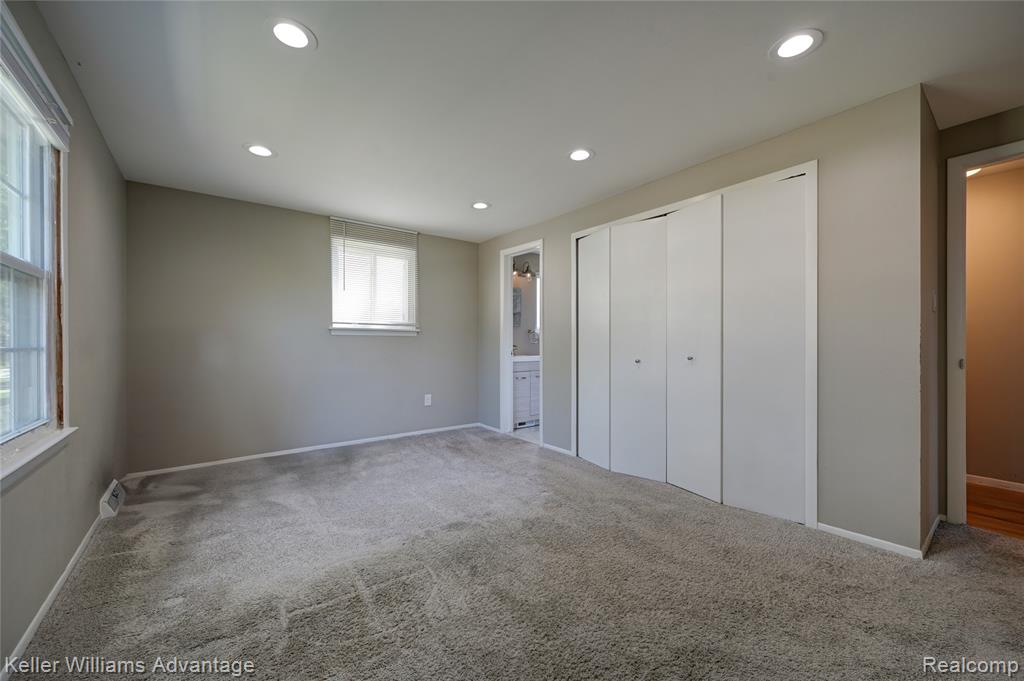 18467 Middlesex Avenue, Lathrup Village, MI 48076 — Photo 31