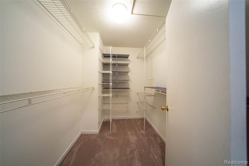 7080 Elmhurst, West Bloomfield, MI — Photo 13