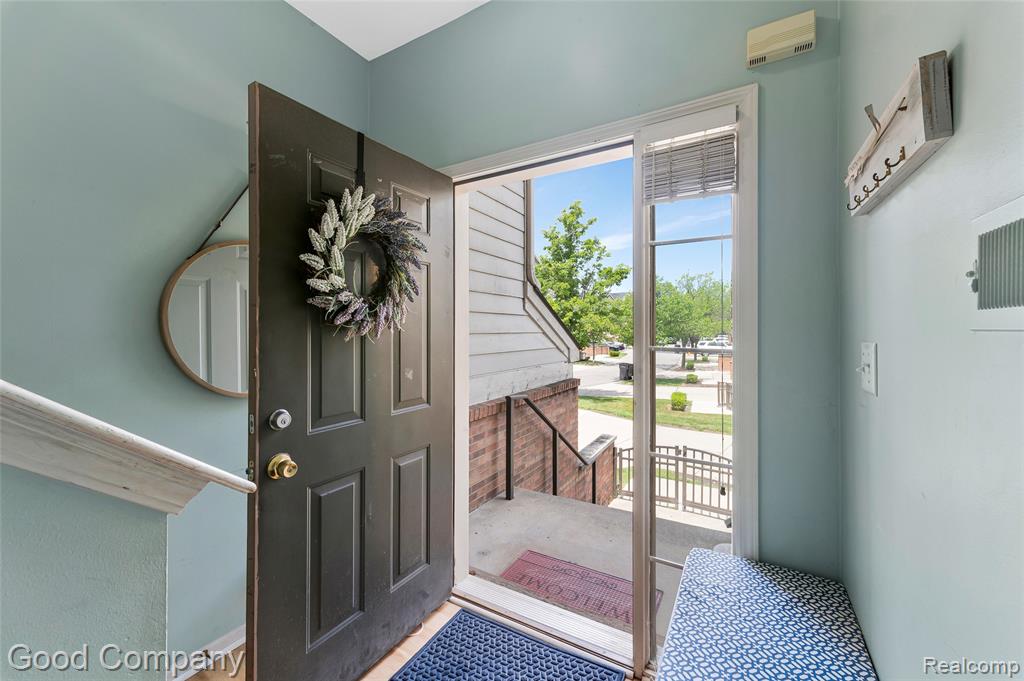 4742 Maddie Lane, Dearborn, MI 48126 — Photo 2