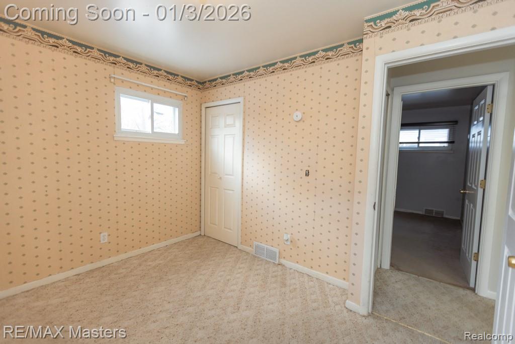 4696 Syracuse Street, Dearborn Heights, MI 48125 — Photo 18