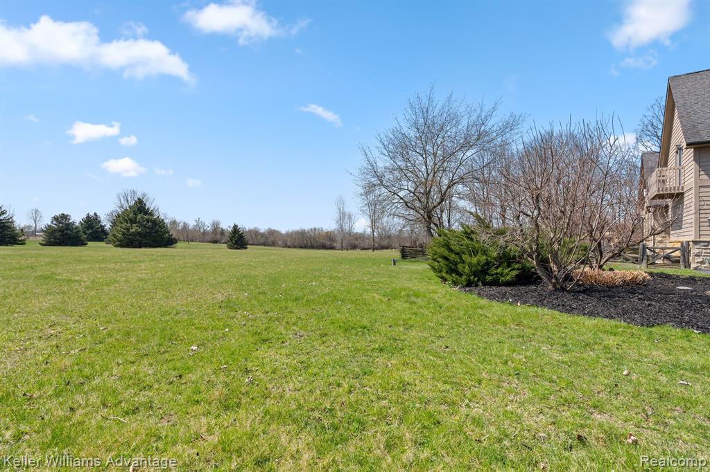 2026 HUNTERS CREEK Drive, Ypsilanti, MI 48198 — Photo 48
