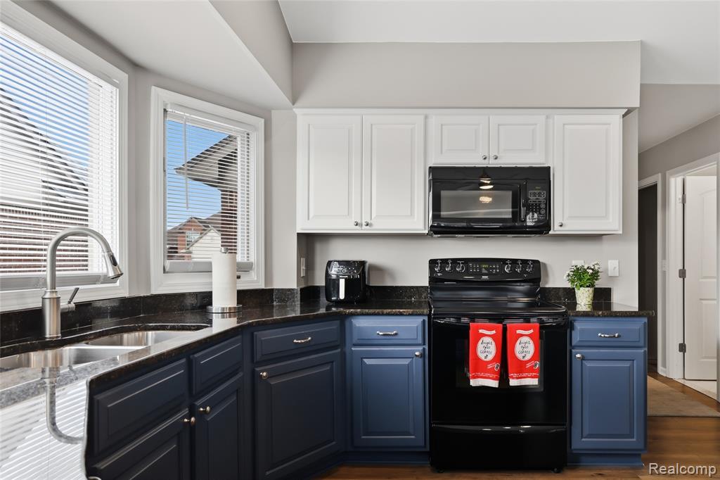 48274 Beacon Square Drive, Macomb, MI 48044 — Photo 18