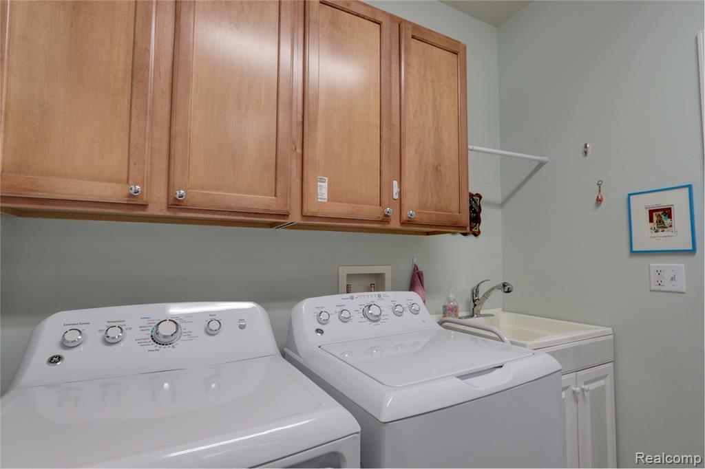 26489 Higgins Way, Flat Rock, MI 48134 — Photo 34