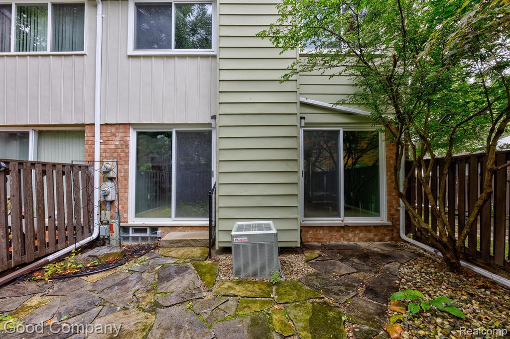 2030 WICKHAM Street, Royal Oak, MI 48073 — Photo 44