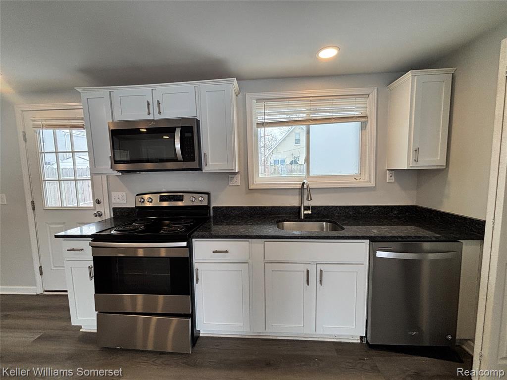 7224 Jackson Avenue, Warren, MI 48091 — Photo 9