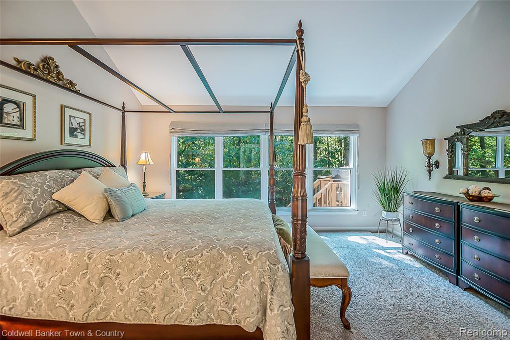 642 Chestnut Drive, Wixom, MI 48393 — Photo 18