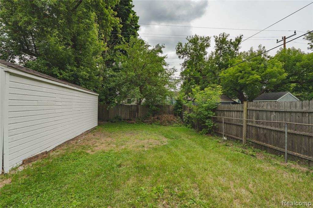 582 Lebaron Avenue, Pontiac, MI 48340 — Photo 8