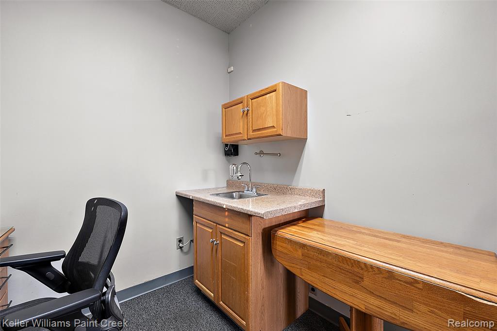 16068 E 8 Mile Road, Detroit, MI 48205 — Photo 23
