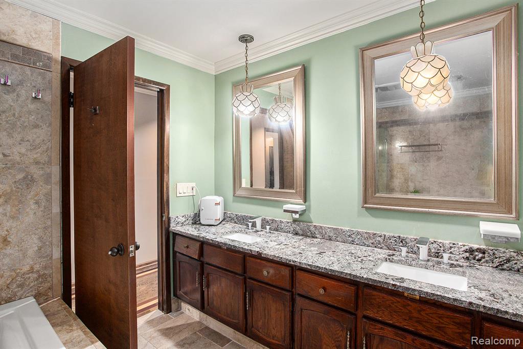 4408 Knightsbridge Lane, West Bloomfield, MI 48323 — Photo 19