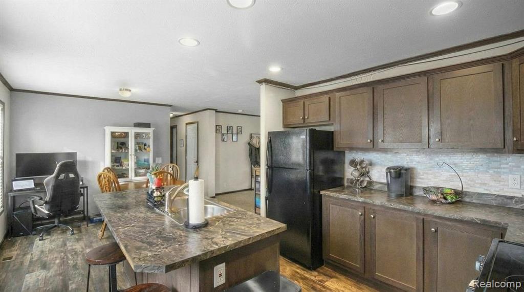 29400 Meadow, Gibraltar, MI — Photo 5