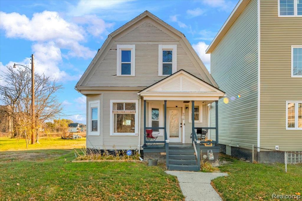 9390 Emmons, Detroit, MI 48214 — front exterior