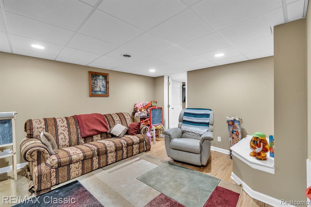 7842 BERWICK Drive, Ypsilanti, MI 48197 — Photo 41