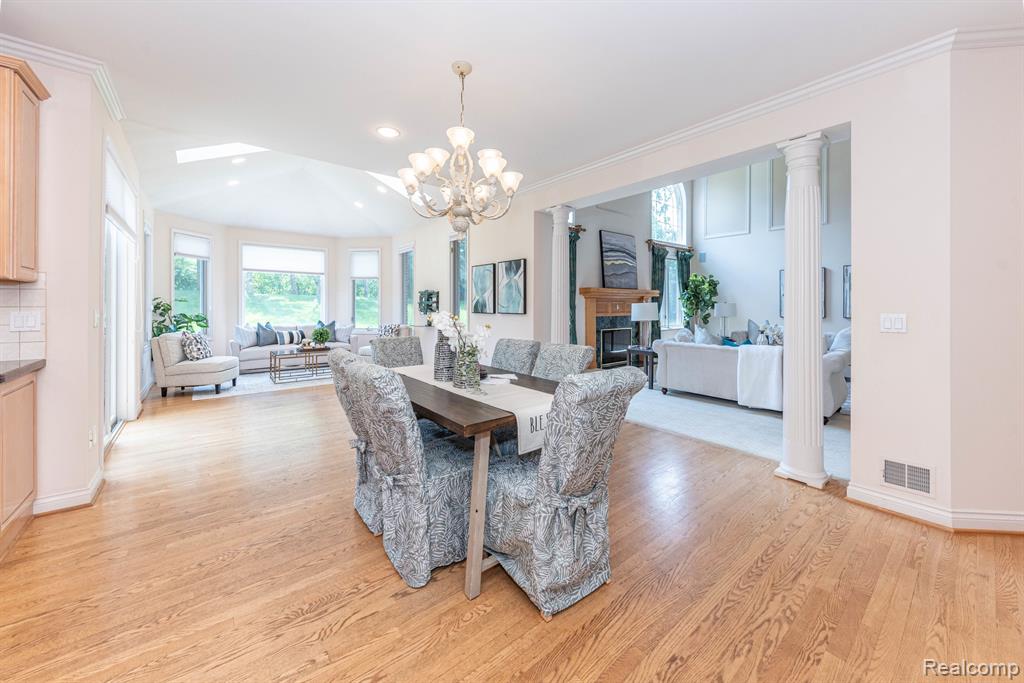5003 HICKORY POINTE Drive, Orchard Lake Village, MI 48323 — Photo 24
