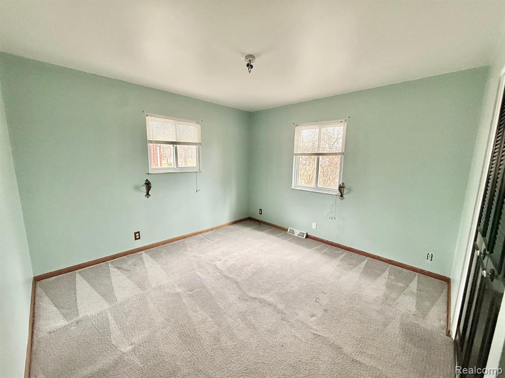 7040 Lou Mac Drive, Swartz Creek, MI 48473 — Photo 28