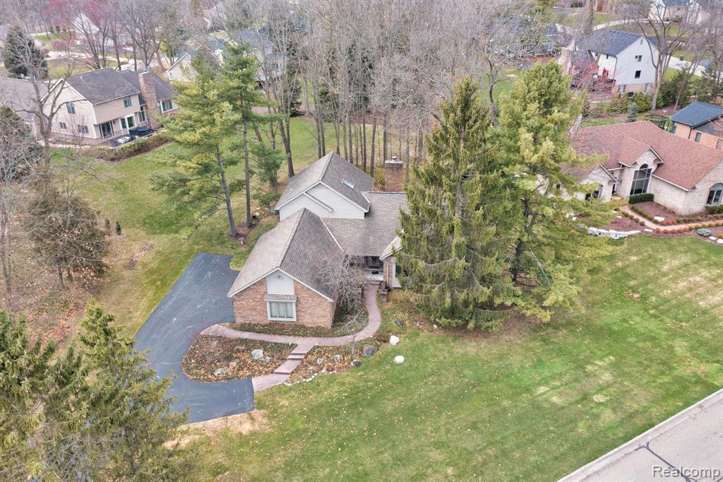 4435 OAK POINTE Drive, Brighton, MI 48116 — Photo 81