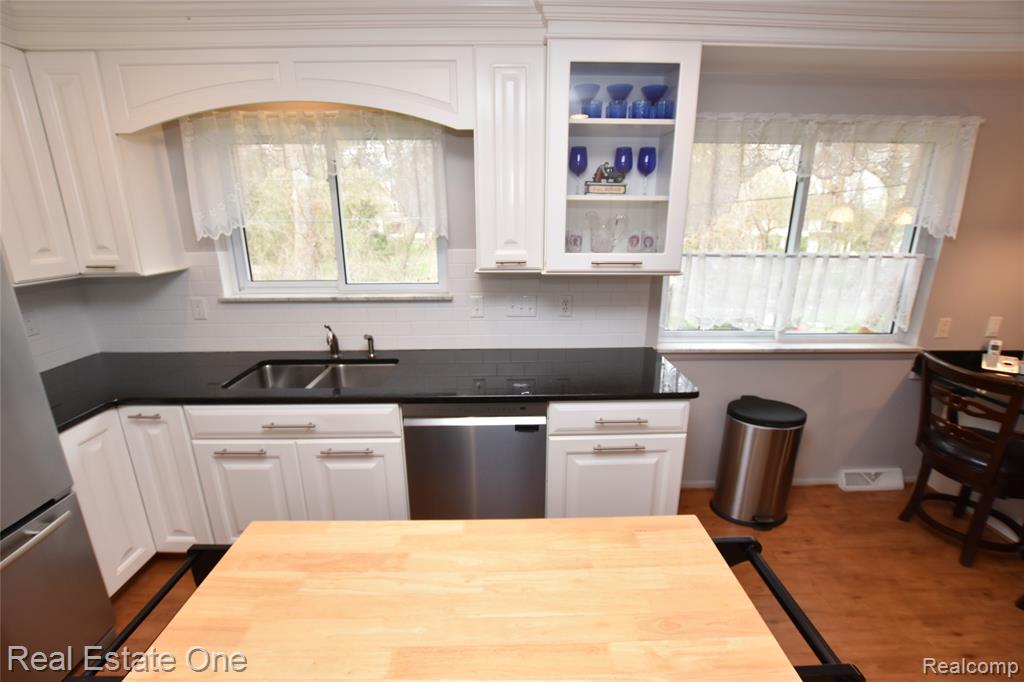 3275 Golfhill Drive, Waterford, MI 48329 — Photo 18