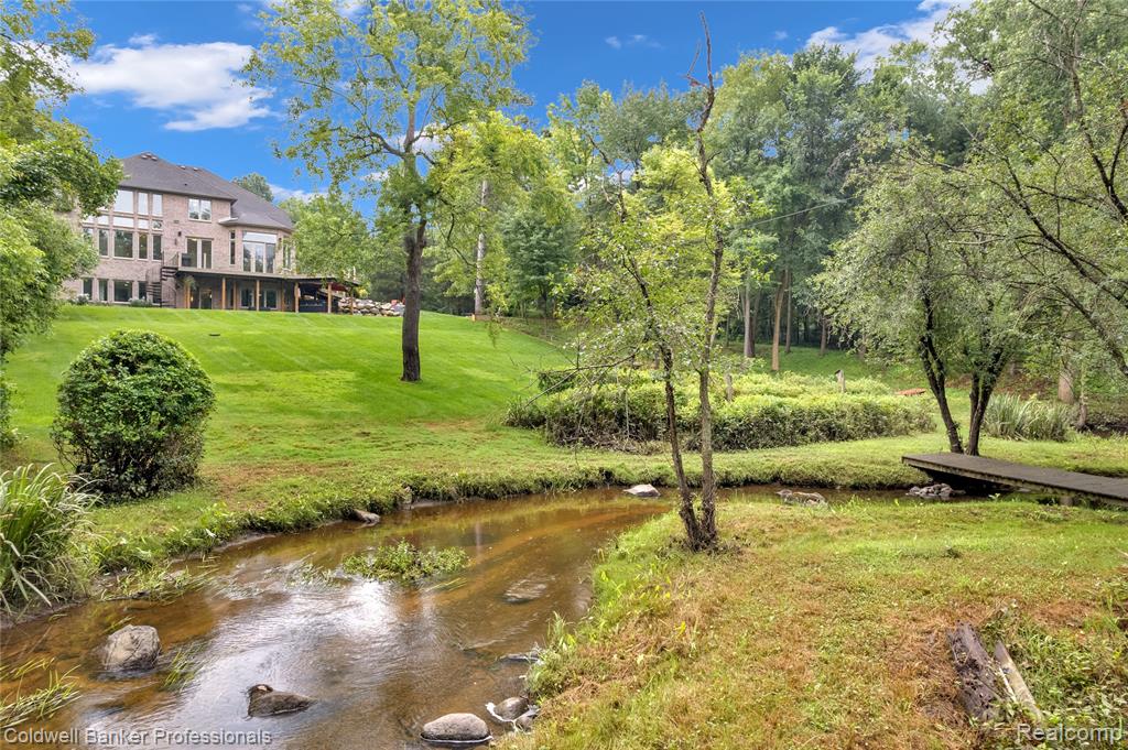 668 E Buell Road, Rochester, MI 48306 — Photo 49