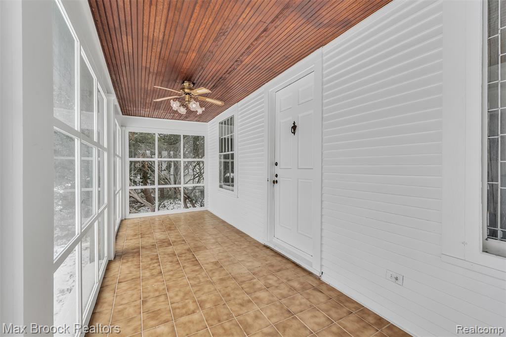 23009 Maple Avenue, Farmington, MI 48336 — Photo 6
