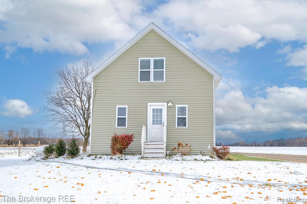 8366 Byron Road, New Lothrop, MI 48460 — Photo 2