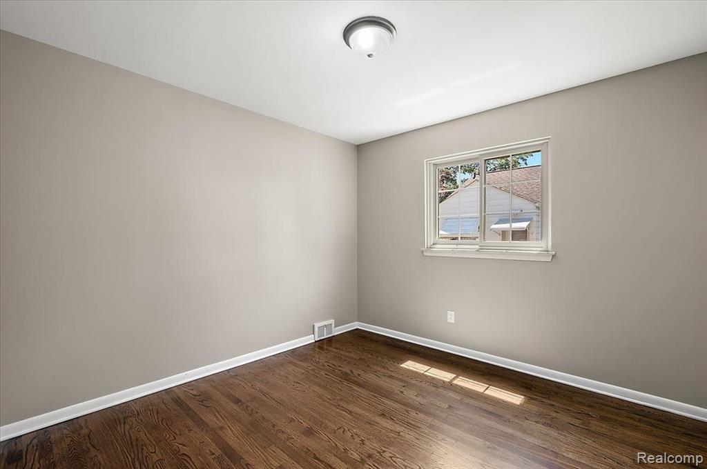 754 S Webik Avenue, Clawson, MI — Photo 43