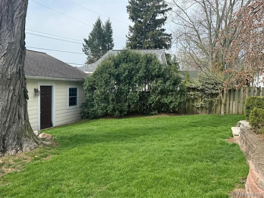 881 SIMPSON Street, Plymouth, MI 48170 — Photo 6