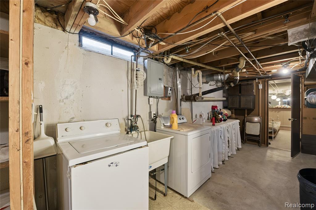8268 Cooley Beach Drive, White Lake, MI — Photo 38