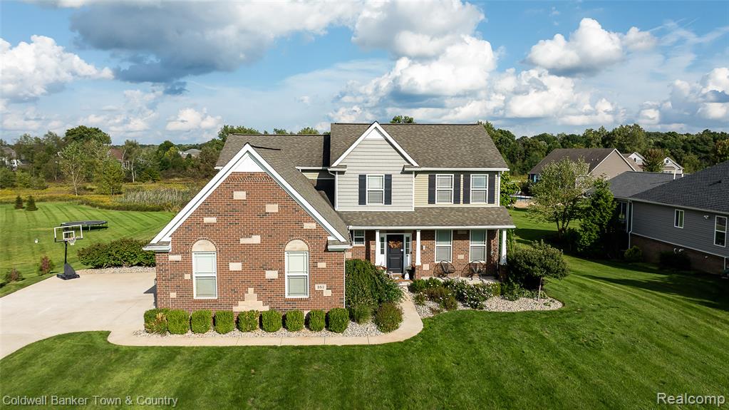 352 Daubony Drive, Brighton, MI 48114