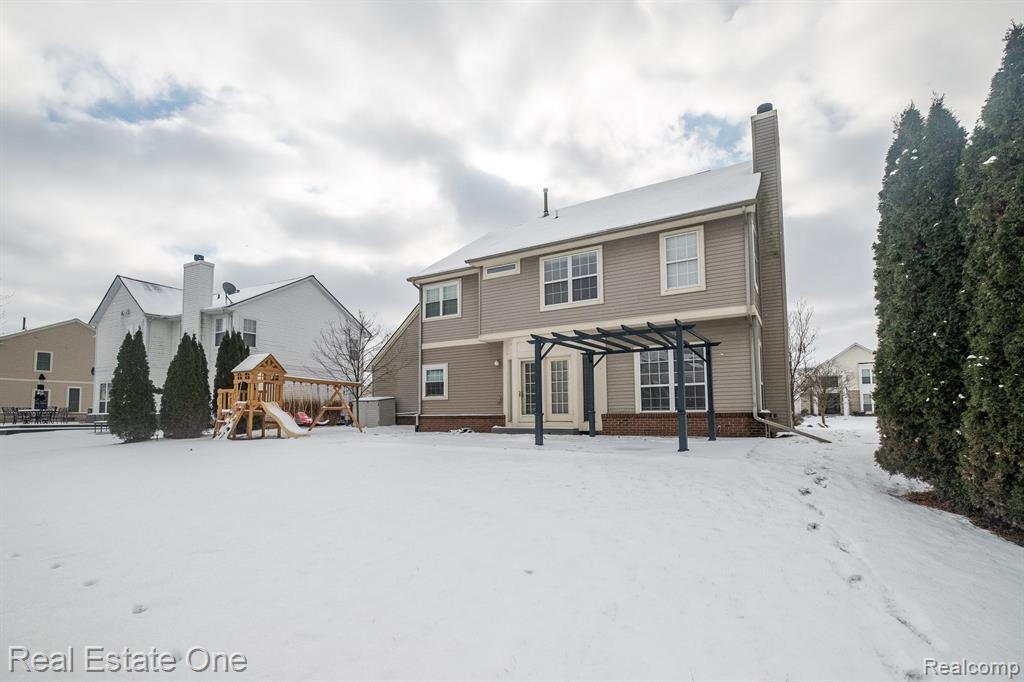 1092 CHESTNUT Lane, South Lyon, MI 48178 — Photo 58
