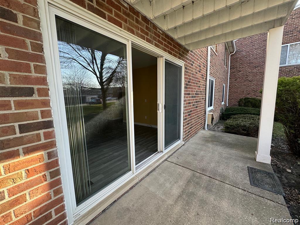 16880 Edloytom Way, Clinton Twp, MI 48038 — Photo 3