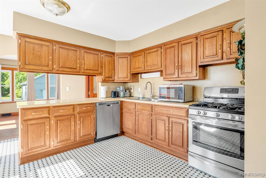 24915 Saint Paul, Harrison Township, MI — Photo 11