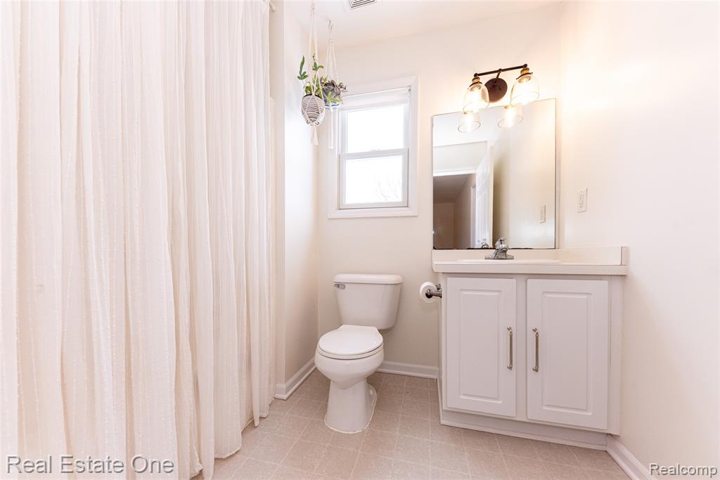 9410 Maple Run Court, Pinckney, MI 48169 — Photo 36