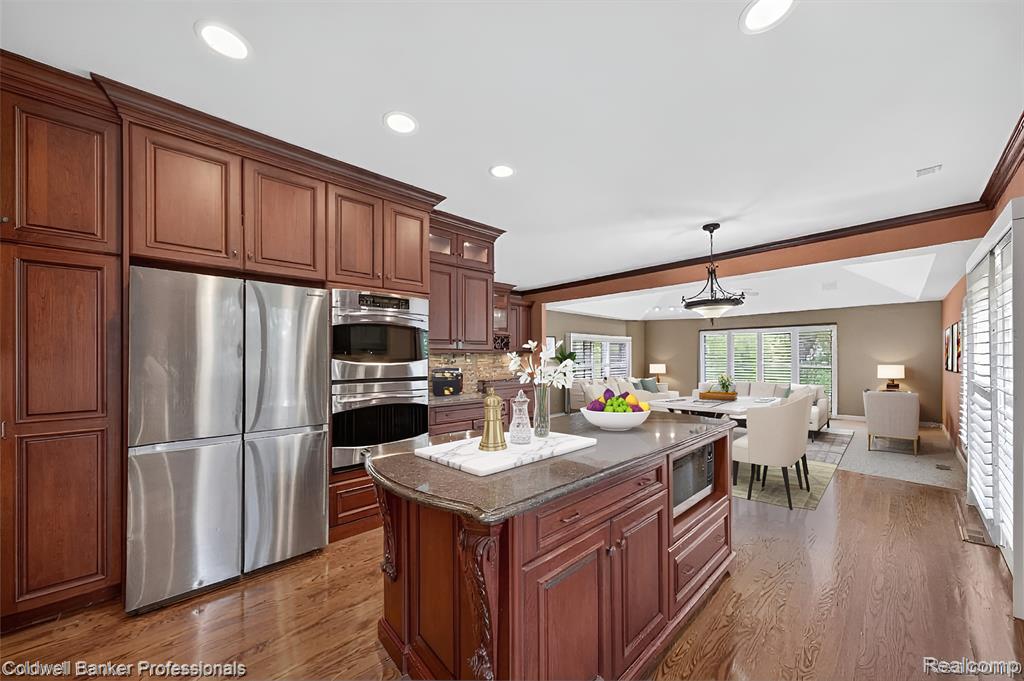 2076 Shore Hill Court, West Bloomfield, MI 48323 — Photo 11