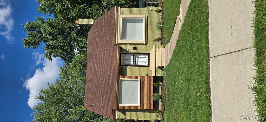 10476 DUPREY Street, Detroit, MI 48224 — Photo 2