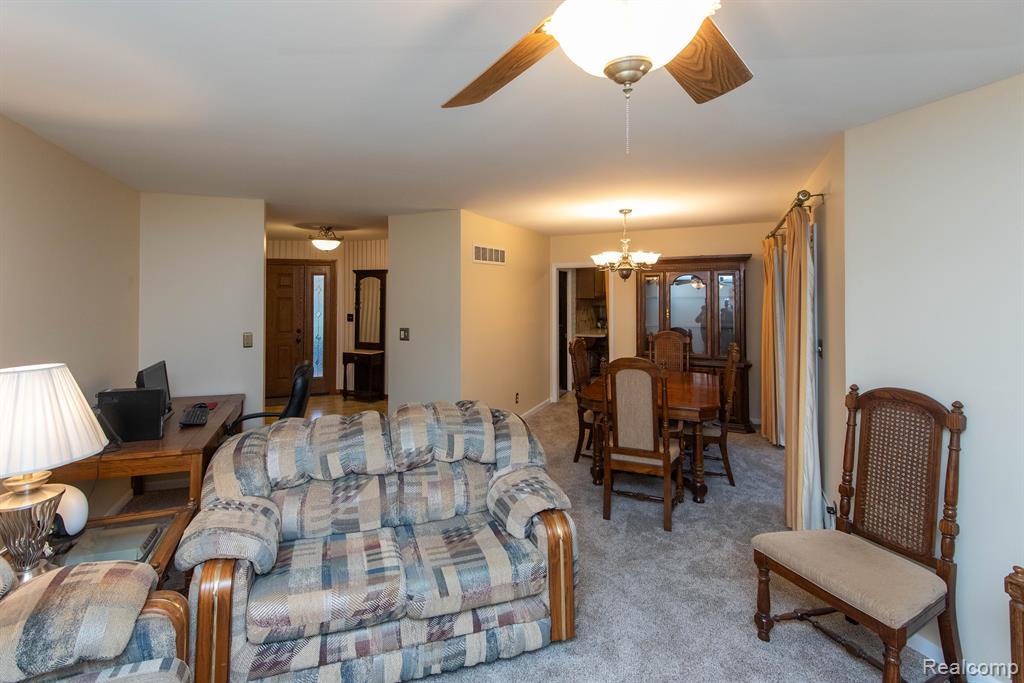 6226 GOLFVIEW Drive, Burton, MI 48509 — Photo 57