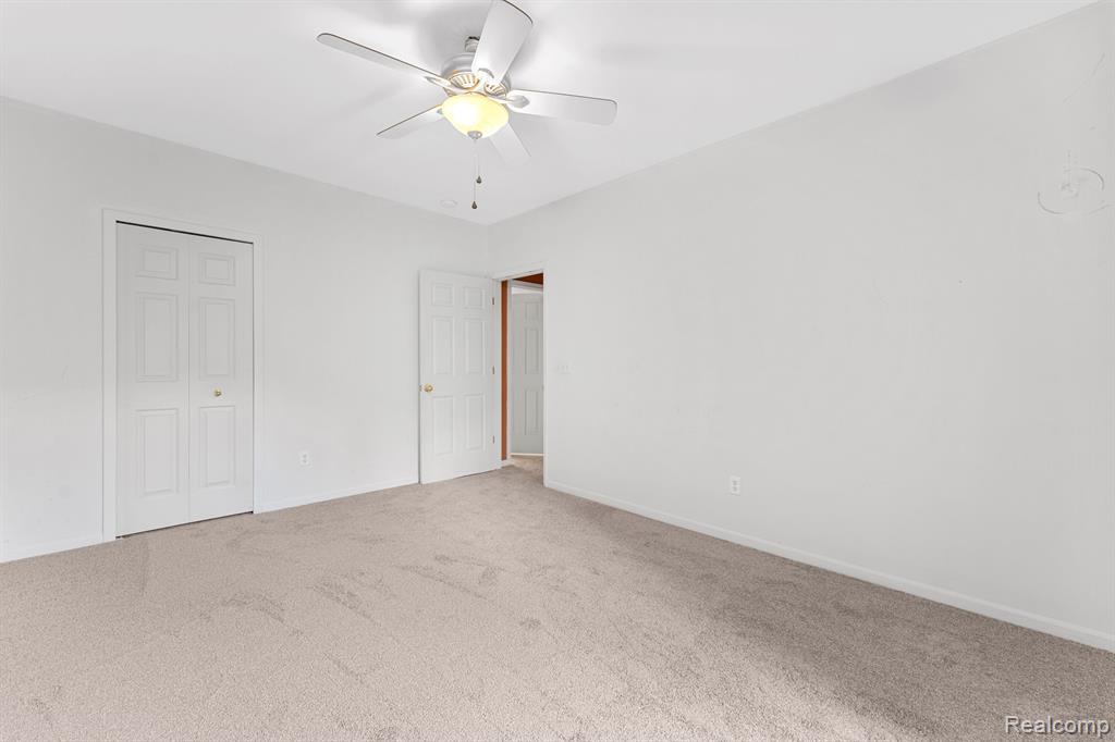 541 MULBERRY Street, Wyandotte, MI 48192 — Photo 20