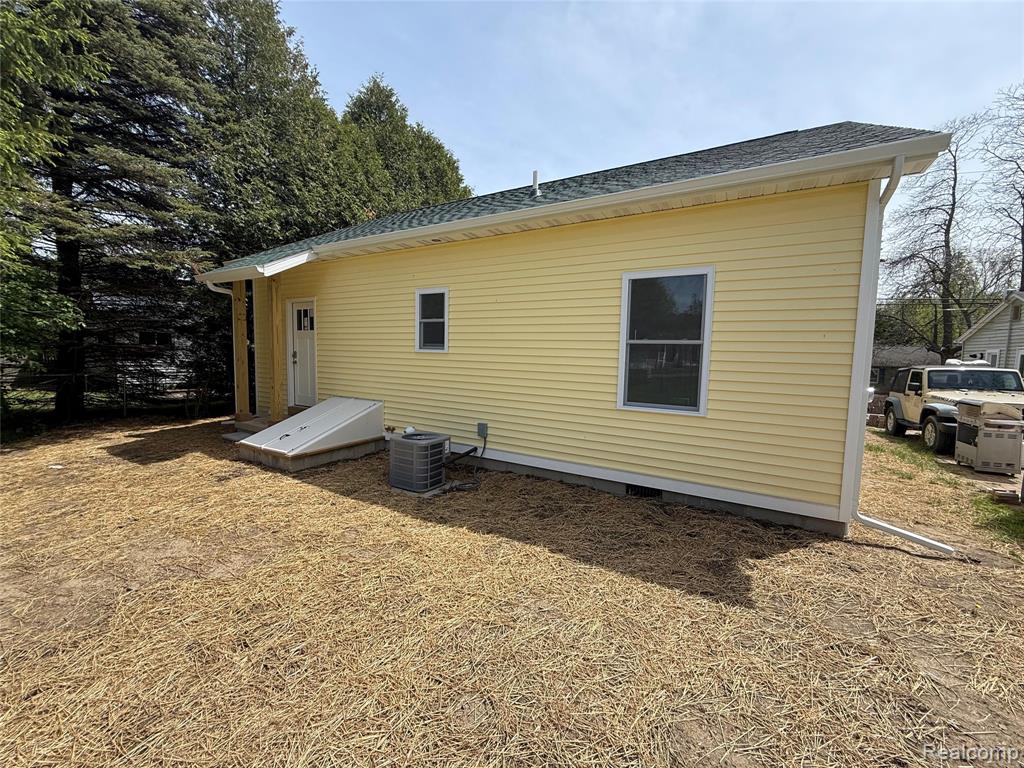 7301 Yale, Lexington, MI 48450 — Photo 4