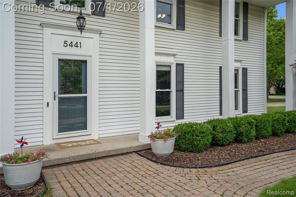 5441 Langlewood Drive, West Bloomfield, MI — Photo 2