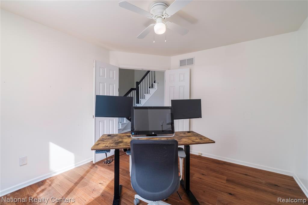 9859 Aylebury Drive, South Lyon, MI 48178 — Photo 16