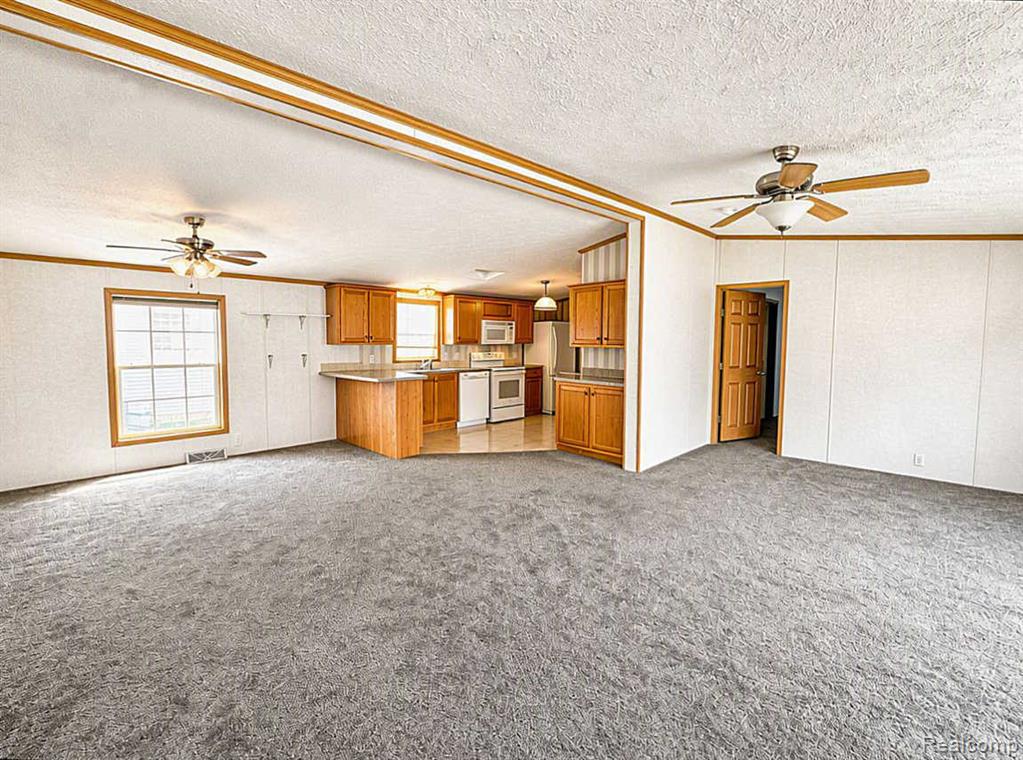 29258 Hidden River Drive, Gibraltar, MI — Photo 4