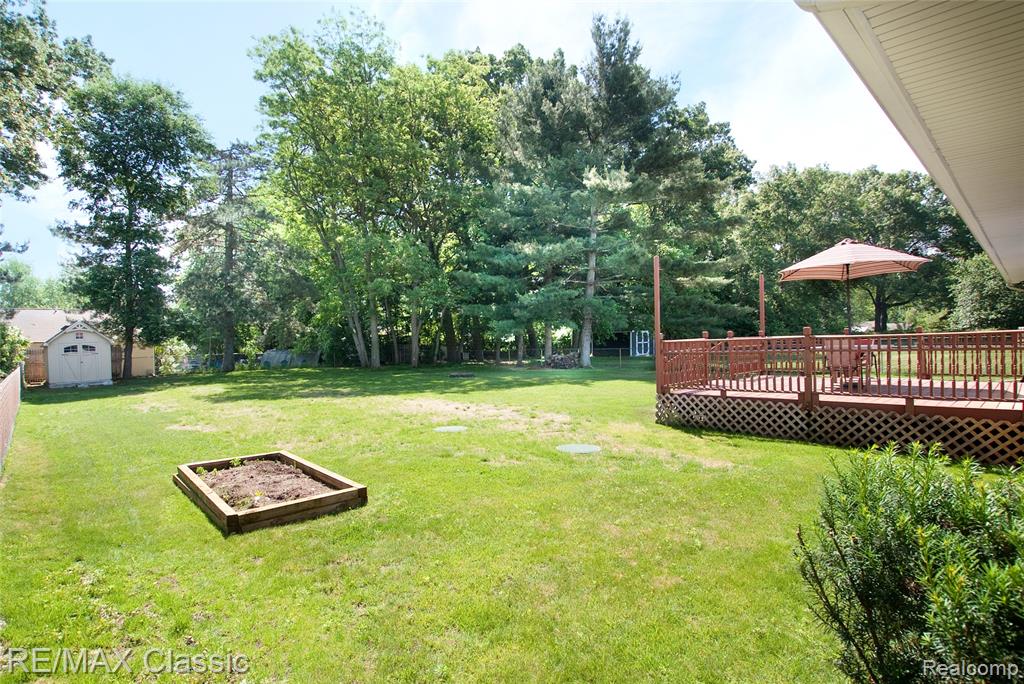 5280 Weston Court, Commerce Twp, MI 48382 — Photo 28