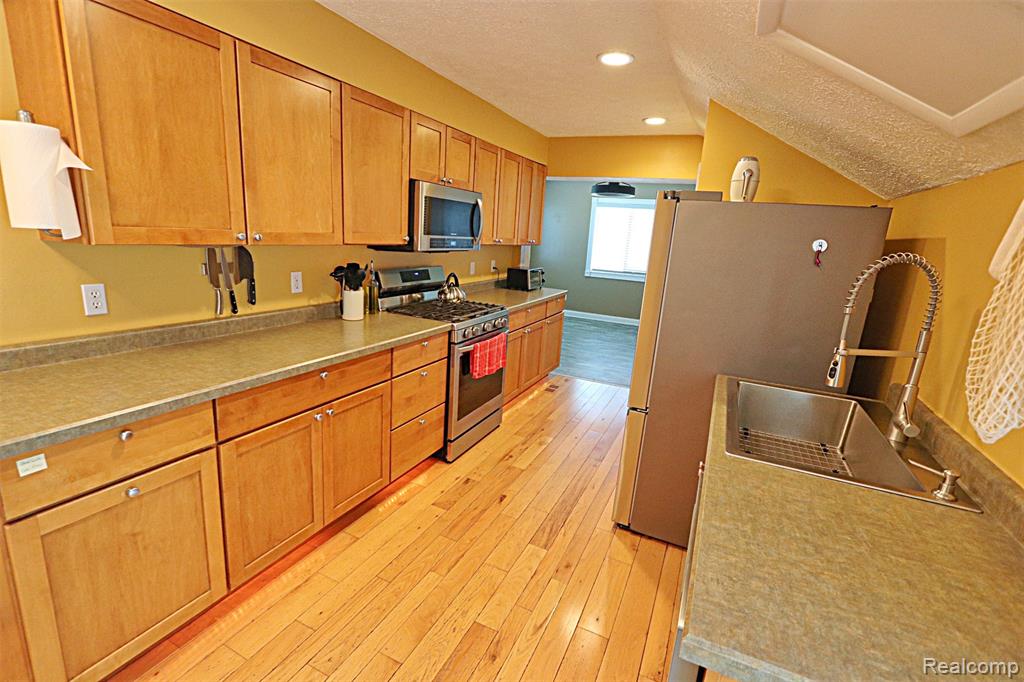 412 E Shore Drive, Whitmore Lake, MI 48189 — Photo 27